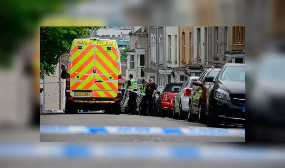 Hombre ató a su novia a la cama y la asesinó de varias puñaladas. Foto: Mirror Hombre ató a su novia a la cama y la asesinó de varias puñaladas. Foto: Mirror