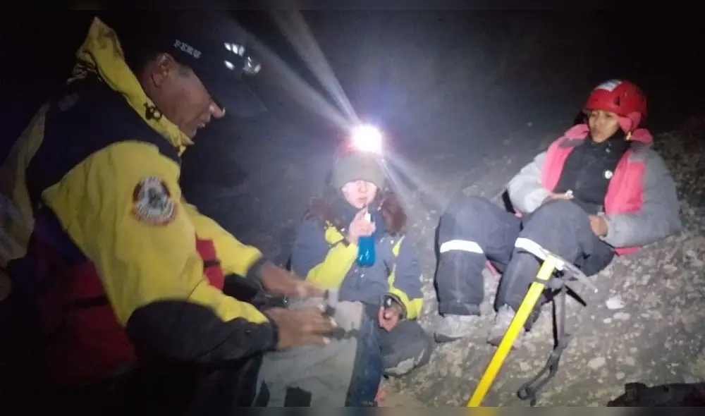 Salvamento de Alta Montaña rescató a jóvenes estudiantes. Salvamento de Alta Montaña rescató a jóvenes estudiantes.
