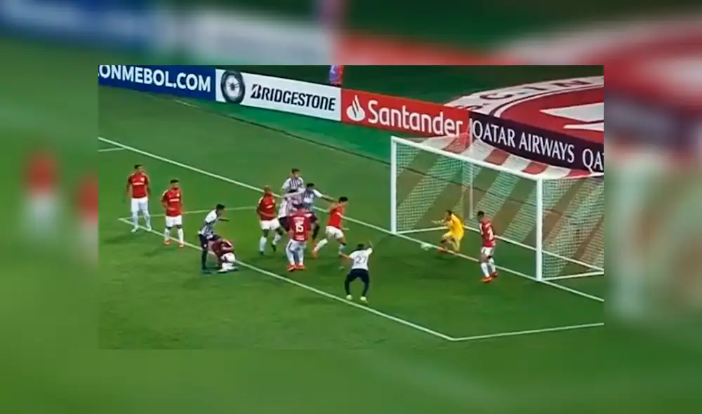 Alianza Lima vs Inter: brillante atajada de Lomba que evitó el 1-1 de Ugarriza [VIDEO]