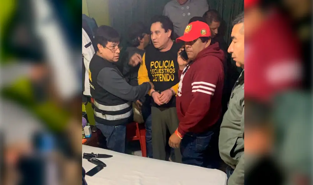 Carlos Burgos y los miles de dólares encontrados durante su intervención 