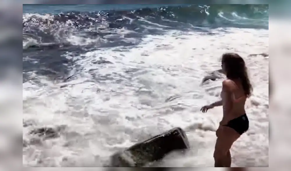 YouTube viral: Valiente adolescente atrapa a un tiburón para salvarle la vida [VIDEO]