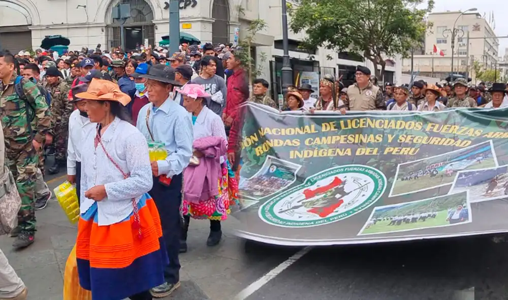 Representantes de distintas organizaciones civiles marchan en contra del Congreso. Foto: Deysi Portuguez / URPI-LR Representantes de distintas organizaciones civiles marchan en contra del Congreso. Foto: Deysi Portuguez / URPI-LR