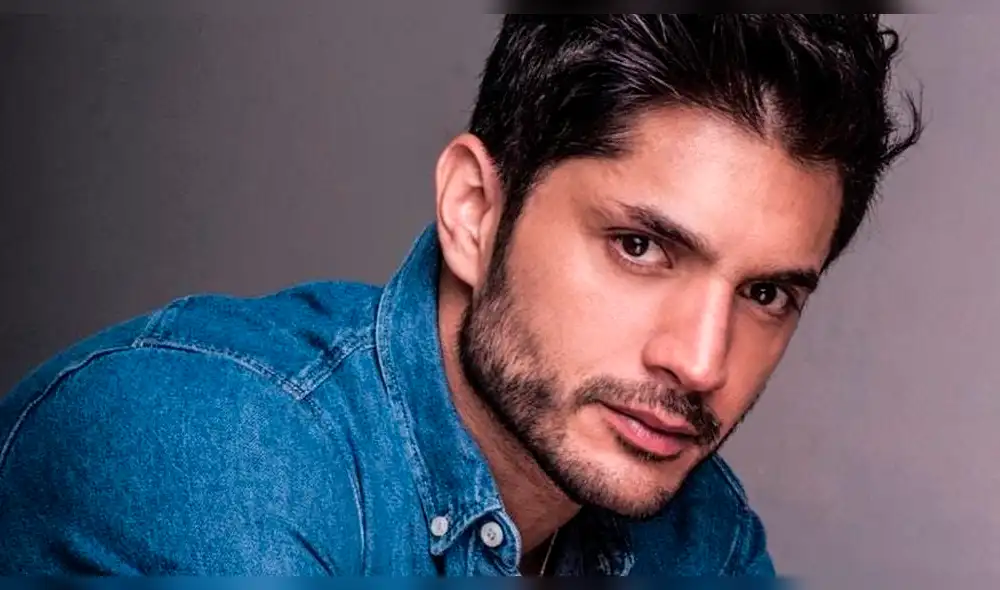 Daniel Elbittar, actor de la serie de "El secreto de Selena" llegó a Perú 