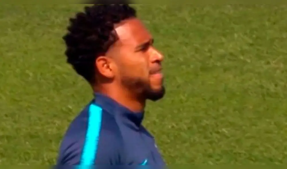 La hinchada del cuadro celeste en Matute le realizaron cánticos al arquero de Alianza Lima.