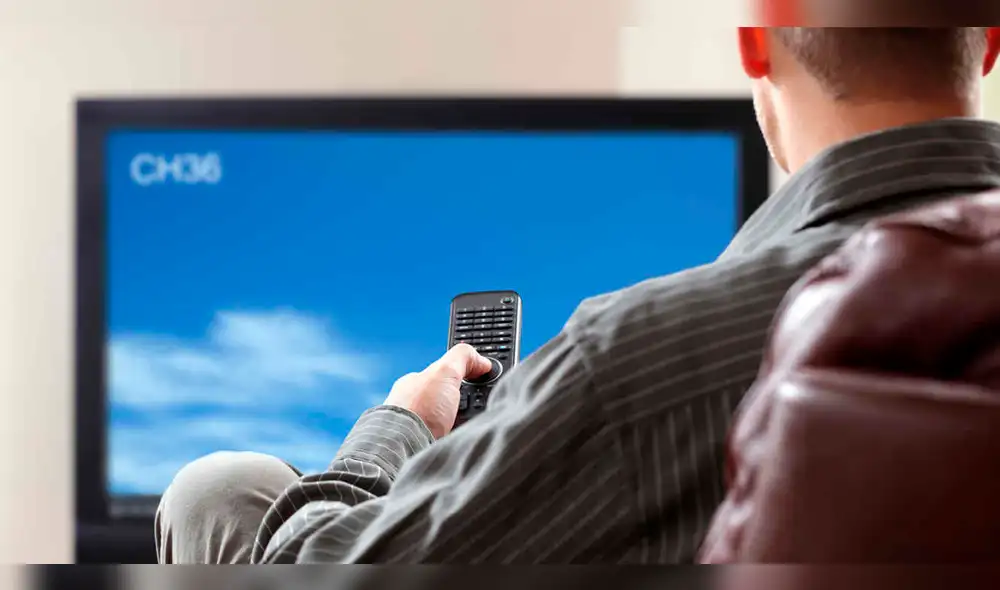 En Rusia, empresario llegó a casa, enciendió la TV y se enteró que su esposa es prostituta