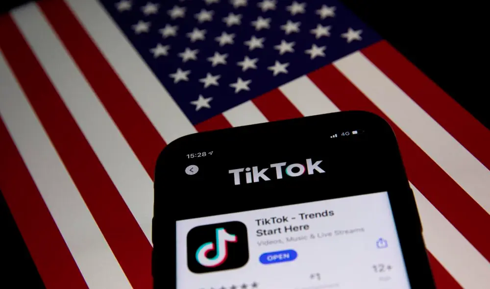 El juez Carl Nichols emitió la orden judicial para suspender el veto a petición de la red social, que Trump califica de amenaza para la seguridad nacional, alegando que su matriz china espía en favor de China. Foto: Roman Pilipey / EFE