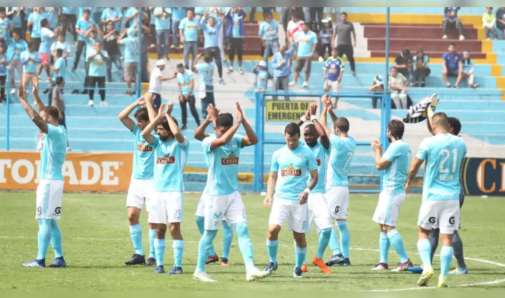 Sporting Cristal fue retado por Eintracht Frankfurt a presentar fotos de las tribunas de su estadio. Sporting Cristal fue retado por Eintracht Frankfurt a presentar fotos de las tribunas de su estadio.