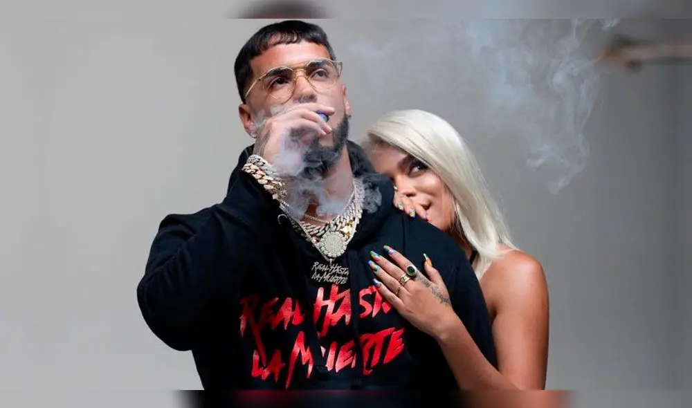  Anuel AA anuncia que Karol G ya es su esposa [VIDEO]