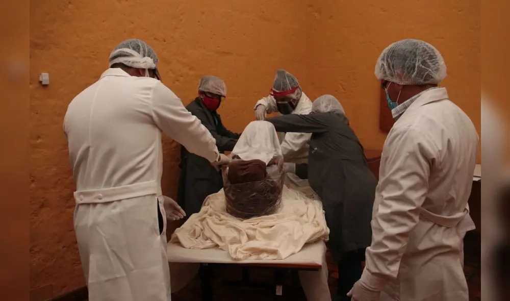 análisis bioquímico. Las uñas y cabellos de las momias fueron sometidas a análisis. Estas arrojaron metabolitos de haber tomado la Ayahuasca y hojas de coca. análisis bioquímico. Las uñas y cabellos de las momias fueron sometidas a análisis. Estas arrojaron metabolitos de haber tomado la Ayahuasca y hojas de coca.