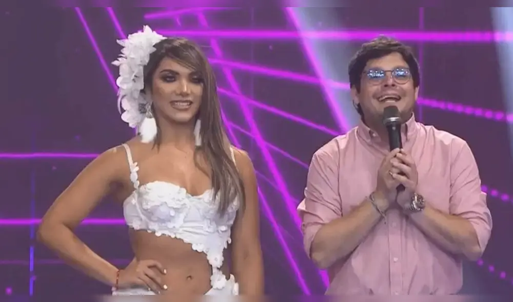 Isabel Acevedo es presentada por Gian Piero Díaz Isabel Acevedo es presentada por Gian Piero Díaz