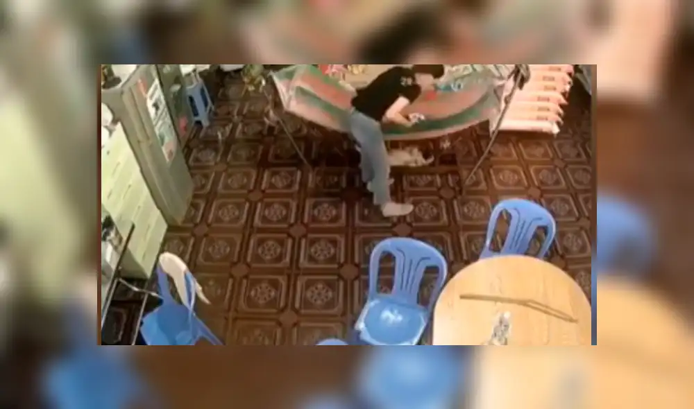 Desliza las imágenes para observar la travesura de un perro que fue registrado por unas cámaras de seguridad. Desliza las imágenes para observar la travesura de un perro que fue registrado por unas cámaras de seguridad.