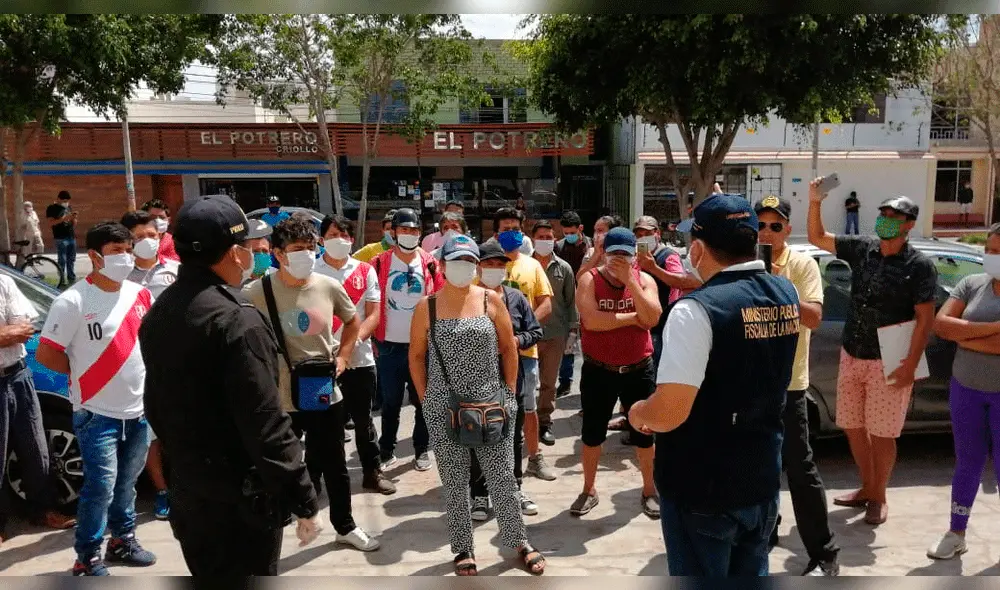 Alta concentración de personas en los bancos de Chiclayo. Alta concentración de personas en los bancos de Chiclayo.