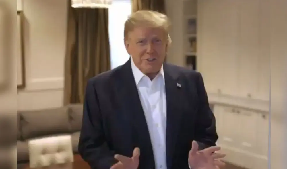 A market trader shows different currency notes in Caracas on March 10, 2019, during the third day of a massive power outage which has left Venezuelans without communications, electricity and water. - The unprecedented power outage already left 15 patients dead and threatens to extend indefinitely, increasing distress for the severe political and economic crisis hitting the oil-rich South American nation. (Photo by Cristian Hernandez / AFP) A market trader shows different currency notes in Caracas on March 10, 2019, during the third day of a massive power outage which has left Venezuelans without communications, electricity and water. - The unprecedented power outage already left 15 patients dead and threatens to extend indefinitely, increasing distress for the severe political and economic crisis hitting the oil-rich South American nation. (Photo by Cristian Hernandez / AFP)