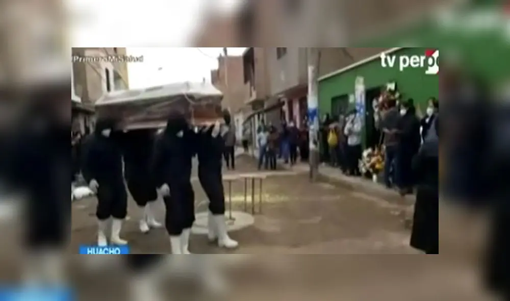 Personas se aglomeraron en velorio. Créditos: TV Perú.