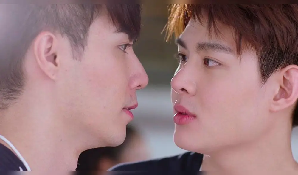 Desliza para ver más fotos de Why RU?