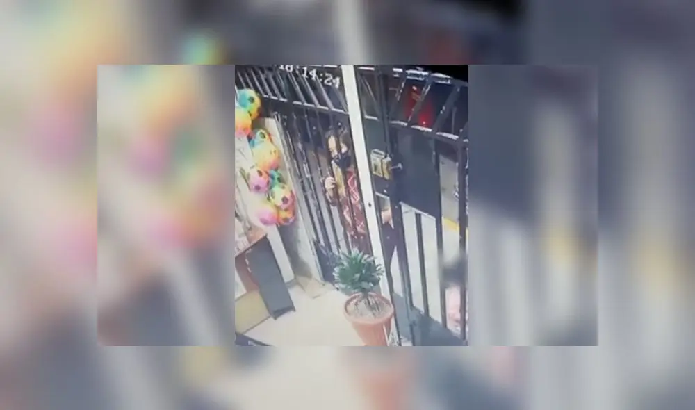 La pareja y la pequeña hija de la mujer salieron ilesos. (Foto: Captura de video / 24 Horas)