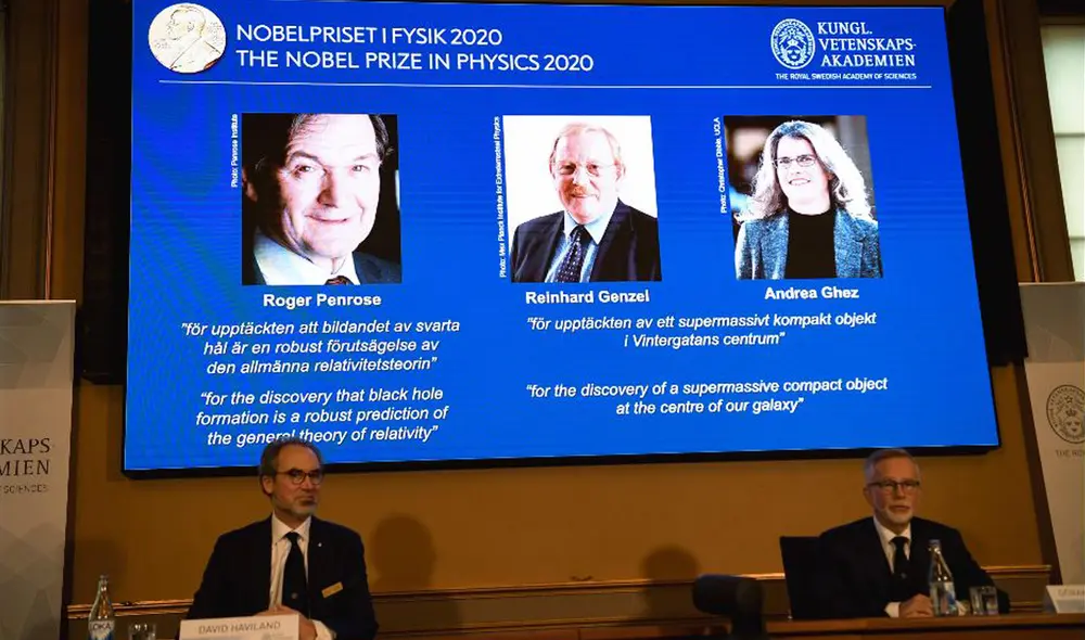 Los descubridores de agujeros negros Roger Penrose, Reinhard Genzel y Andrea Ghez recibieron el Premio Nobel de Física 2020. Fredrik Sandberg/EFE Los descubridores de agujeros negros Roger Penrose, Reinhard Genzel y Andrea Ghez recibieron el Premio Nobel de Física 2020. Fredrik Sandberg/EFE