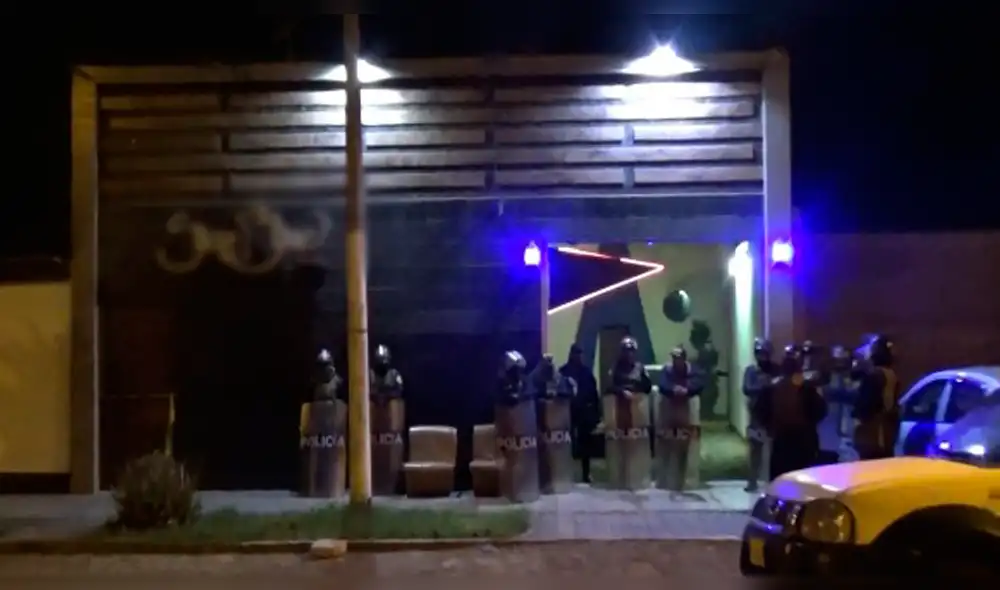 Un buen número de agentes fue necesario para el rescate de las mujeres. Un buen número de agentes fue necesario para el rescate de las mujeres.