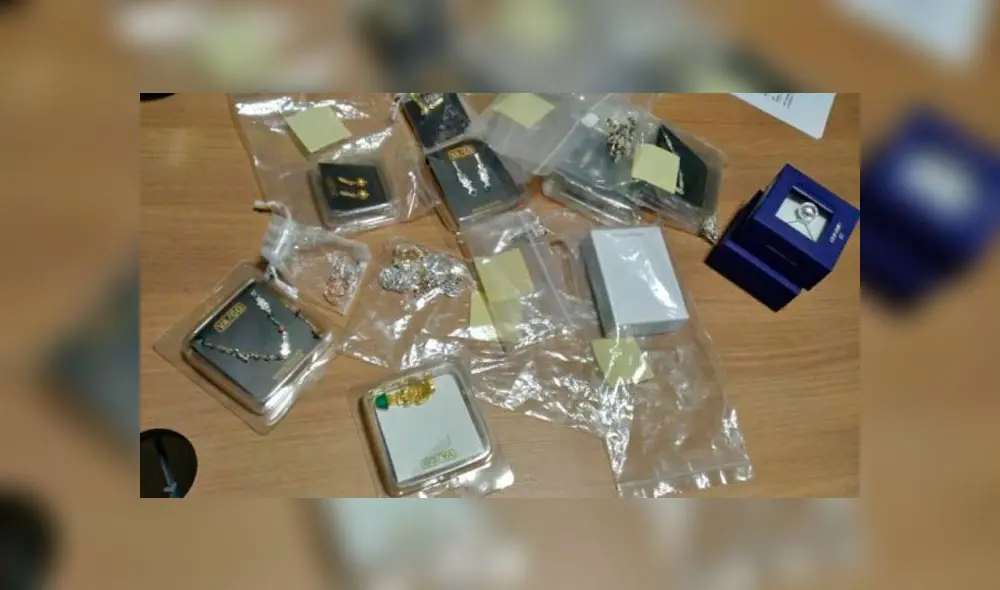 Mujer y objetos intervenidos fueron puestos a disposición de la Policía, con conocimiento del Ministerio Público. (Foto: PNP) Mujer y objetos intervenidos fueron puestos a disposición de la Policía, con conocimiento del Ministerio Público. (Foto: PNP)