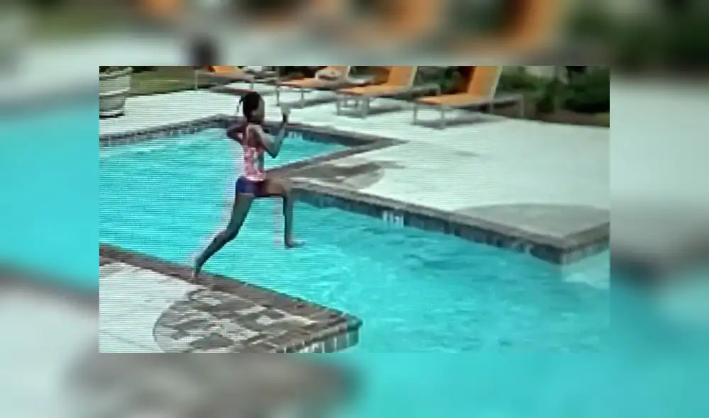 Dramático momento en el que niña salva a su hermanita de 3 años de morir ahogada Dramático momento en el que niña salva a su hermanita de 3 años de morir ahogada