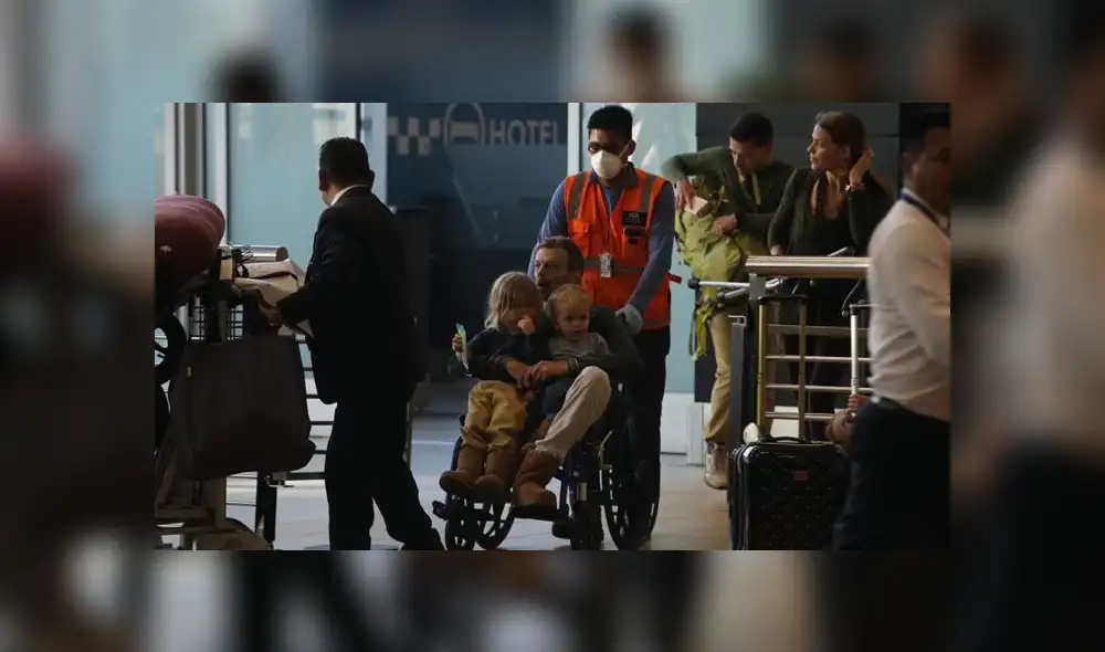 Pasajeros que lleguen de países señalados por el gobierno deberán permanecer en aislamiento domiciliario por 14 días. (Foto: Jorge Cerdán) Pasajeros que lleguen de países señalados por el gobierno deberán permanecer en aislamiento domiciliario por 14 días. (Foto: Jorge Cerdán)