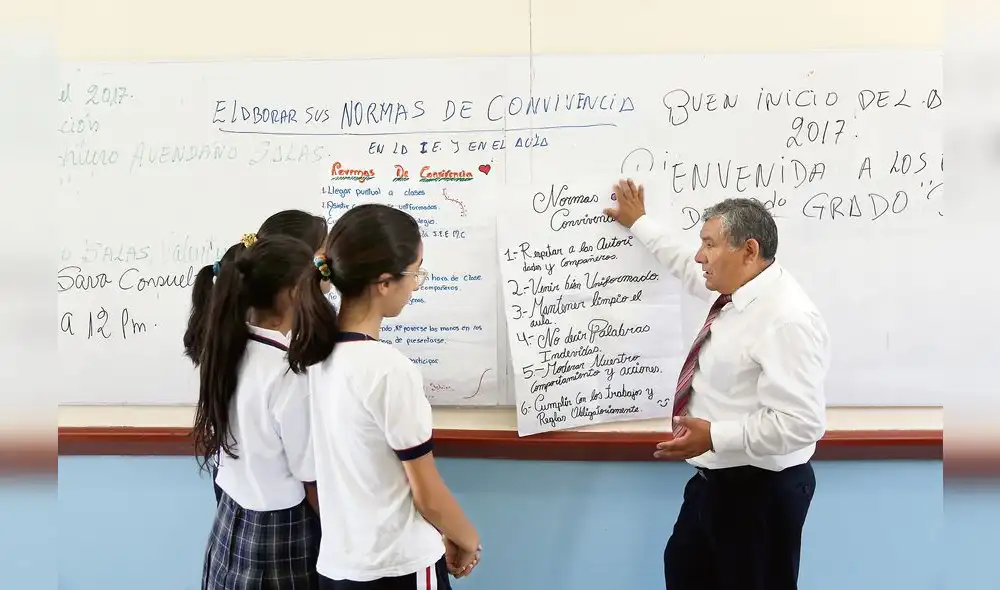 MEF transfiere S/ 200 millones para pagar deudas a más de 28 mil maestros 