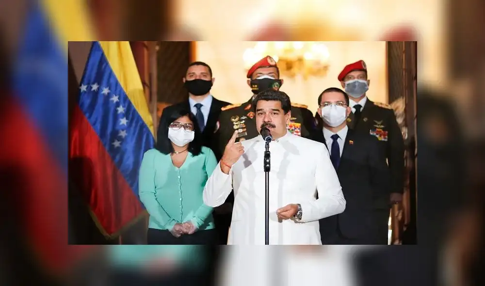 Nicolás Maduro (c) ofreció este lunes nuevas declaraciones sobre el coronavirus. Foto: Prensa de Miraflores (EFE)
