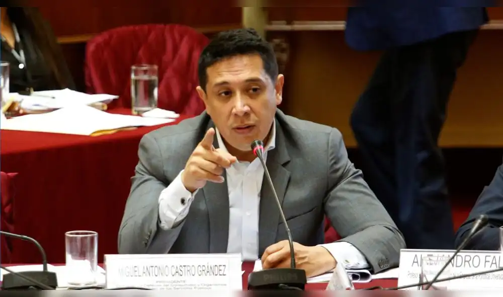 Unidos por la República dejó de ser bancada tras dimisión de Miguel Castro