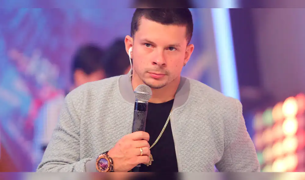 Mario Hart desestima críticas y canta en vivo sin arreglos musicales [VIDEO]