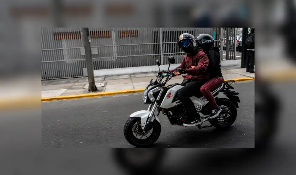 Alcalde de Surco propone de dos hombres no viajen juntos en una moto