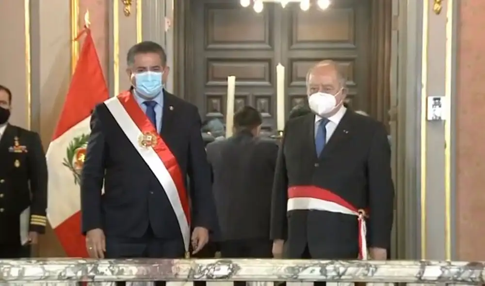 Presidente Manuel Merino tomó juramento a su primer ministro Antero Flores Aráoz. Foto: Captura /Presidencia Presidente Manuel Merino tomó juramento a su primer ministro Antero Flores Aráoz. Foto: Captura /Presidencia