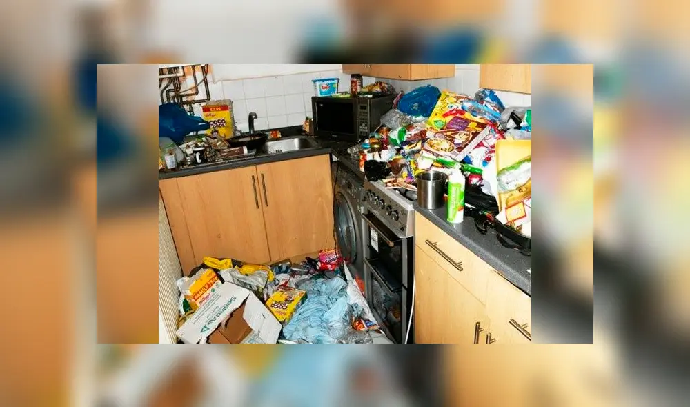 Rescatan a niño de 7 años que vivía entre la basura con padres adictos [FOTOS]