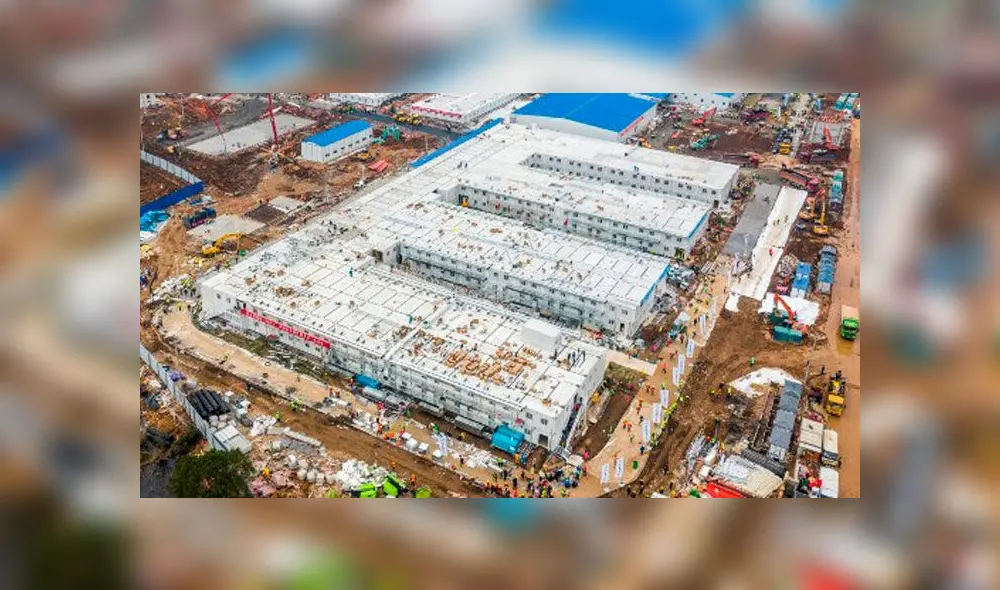 Foto aérea tomada el 2 de febrero de 2020, muestra el hospital Huoshenshan, que significa "Montaña del Dios del Fuego". Foto: AFP. Foto aérea tomada el 2 de febrero de 2020, muestra el hospital Huoshenshan, que significa "Montaña del Dios del Fuego". Foto: AFP.