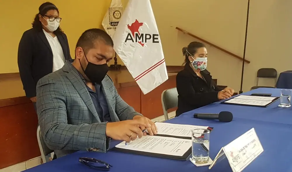 Representante de la AMPE señaló que este acuerdo es una manera de acercar el Estado a las personas. Créditos: Grace Mora / URPI Representante de la AMPE señaló que este acuerdo es una manera de acercar el Estado a las personas. Créditos: Grace Mora / URPI
