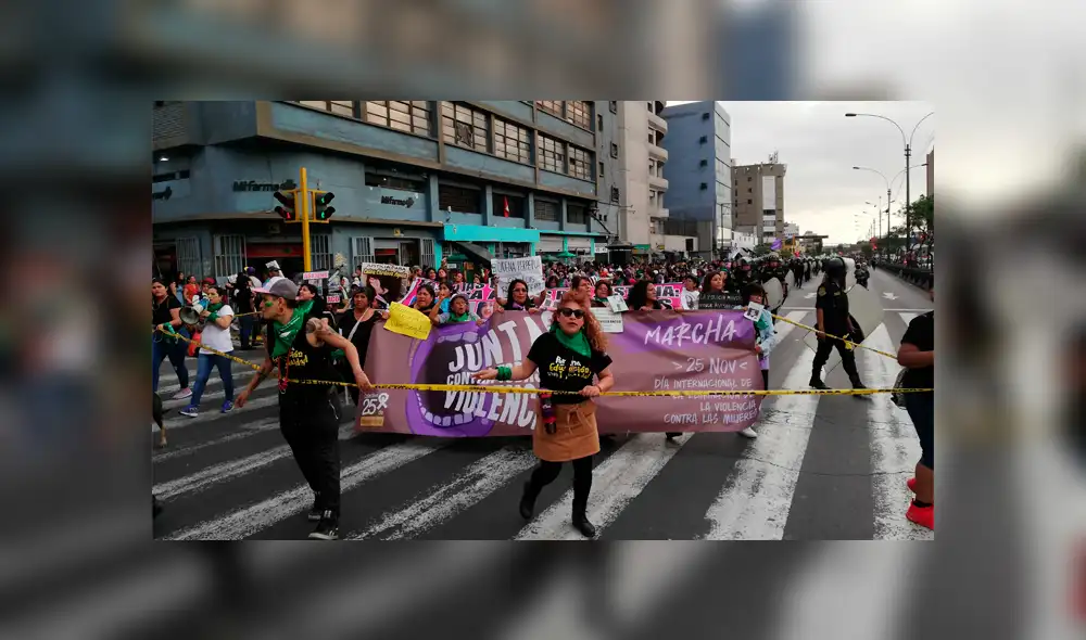 Manifestación de mujeres inició al promediar las tres de la tarde. Foto: GLR/ Michael Ramón
