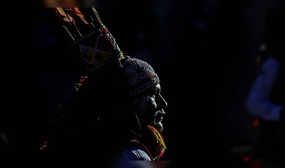 Feligreses esperan recibir la bendición del Taytacha Qoyllorit'i. Feligreses esperan recibir la bendición del Taytacha Qoyllorit'i.