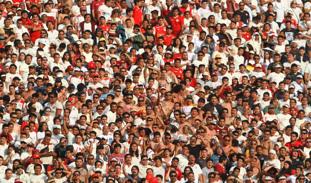 Hinchas se pelearon en presencia de algunos representantes de la Conmebol. | Foto: GLR Hinchas se pelearon en presencia de algunos representantes de la Conmebol. | Foto: GLR