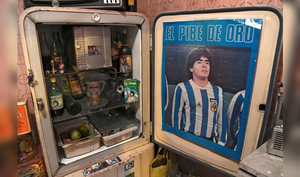 Memorabilia objects are displayed at the 'Casa de Dios' (House of God) museum in Buenos Aires, on June 27, 2018. - 'Casa de Dios' is located at the house where Argentine football star Diego Maradona used to live (1978 - 1980) when he played for Argentinos Juniors in La Paternal neighborhood. (Photo by EITAN ABRAMOVICH / AFP) Memorabilia objects are displayed at the 'Casa de Dios' (House of God) museum in Buenos Aires, on June 27, 2018. - 'Casa de Dios' is located at the house where Argentine football star Diego Maradona used to live (1978 - 1980) when he played for Argentinos Juniors in La Paternal neighborhood. (Photo by EITAN ABRAMOVICH / AFP)