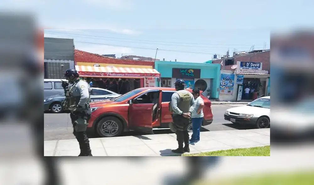 Ladrones interceptaron a varón para robarle su dinero. Ladrones interceptaron a varón para robarle su dinero.