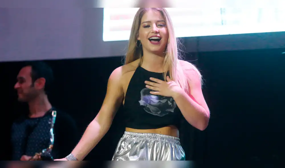 Flavia Laos comparte foto de nuevo outfit, usuario la critica y ella no se queda callada