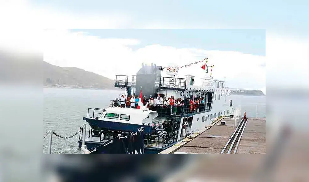 Saltan críticas a buque PIAS que asiste a isleños de lago Titicaca