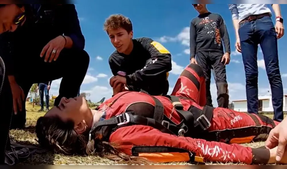 Galilea Montijo se desmaya tras aventarse de paracaídas. Foto: Juanpa Zurita YouTube