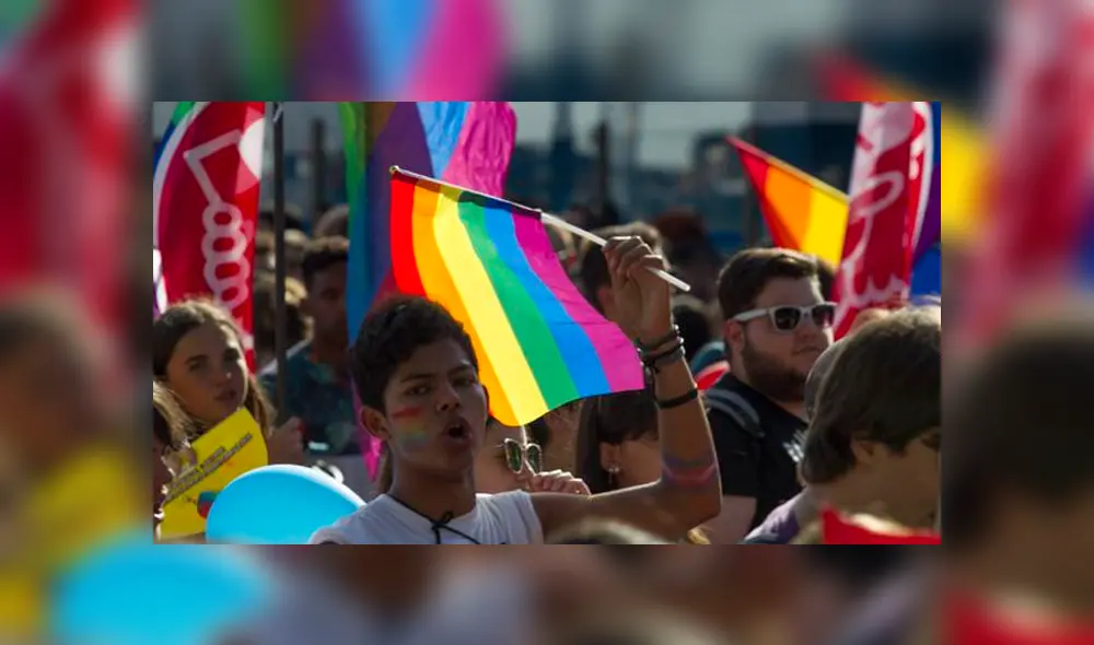 España: sujeto ataca a joven homosexual por su forma de vestir y lo amenaza con ‘convertirlo’ en heterosexual España: sujeto ataca a joven homosexual por su forma de vestir y lo amenaza con ‘convertirlo’ en heterosexual