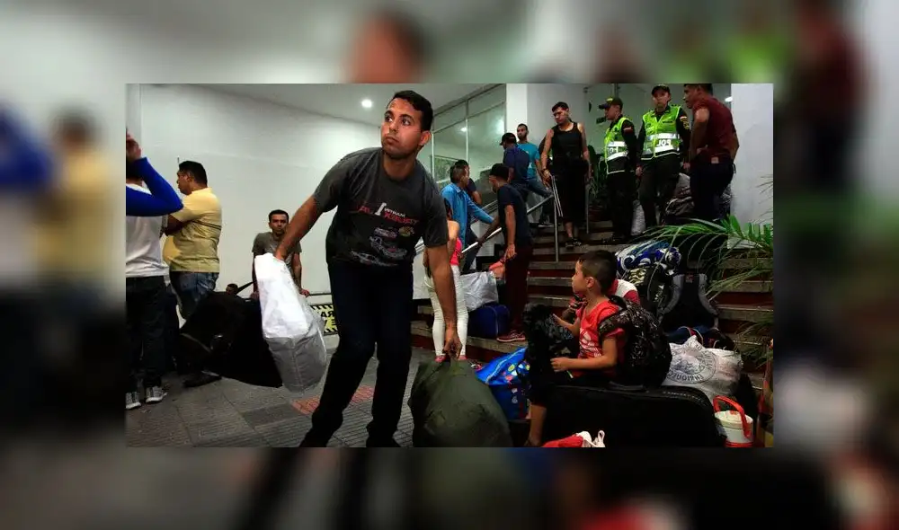 Militares venezolanos son expulsados del refugio de Colombia donde se alojaron