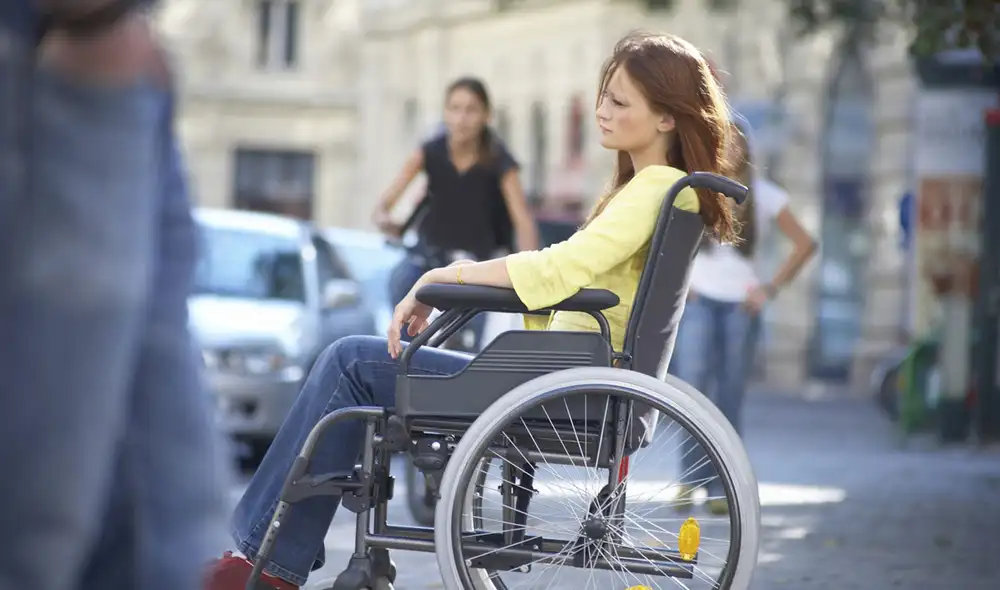 mujer con discapacidad