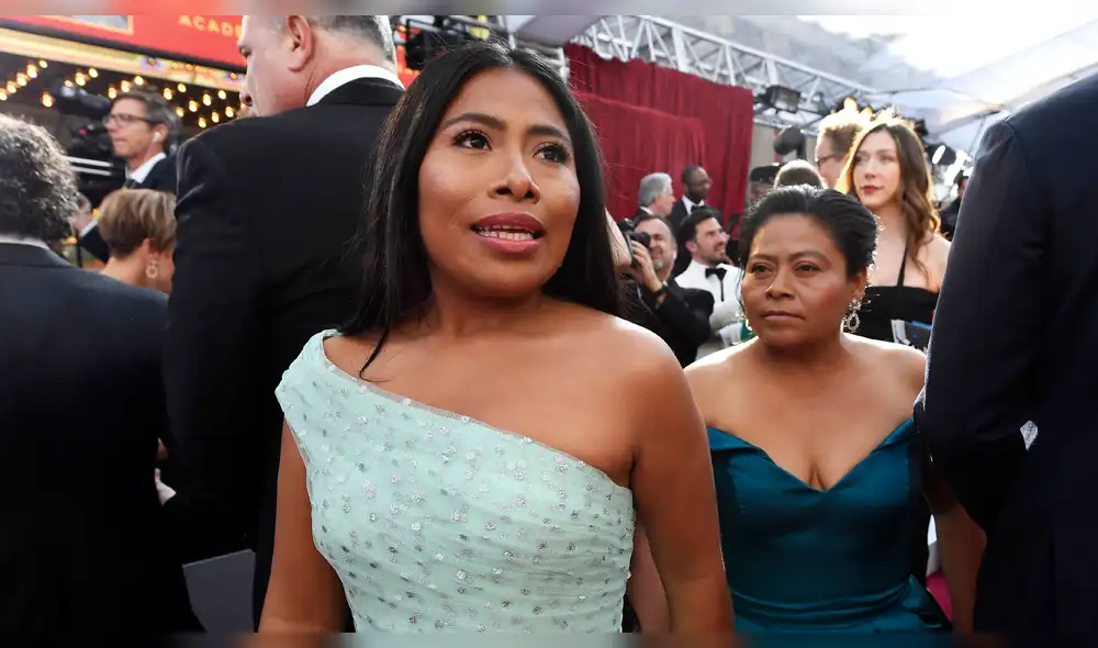 Yalitza Aparicio fue el centro de atención en la alfombra de los Oscar por su look 