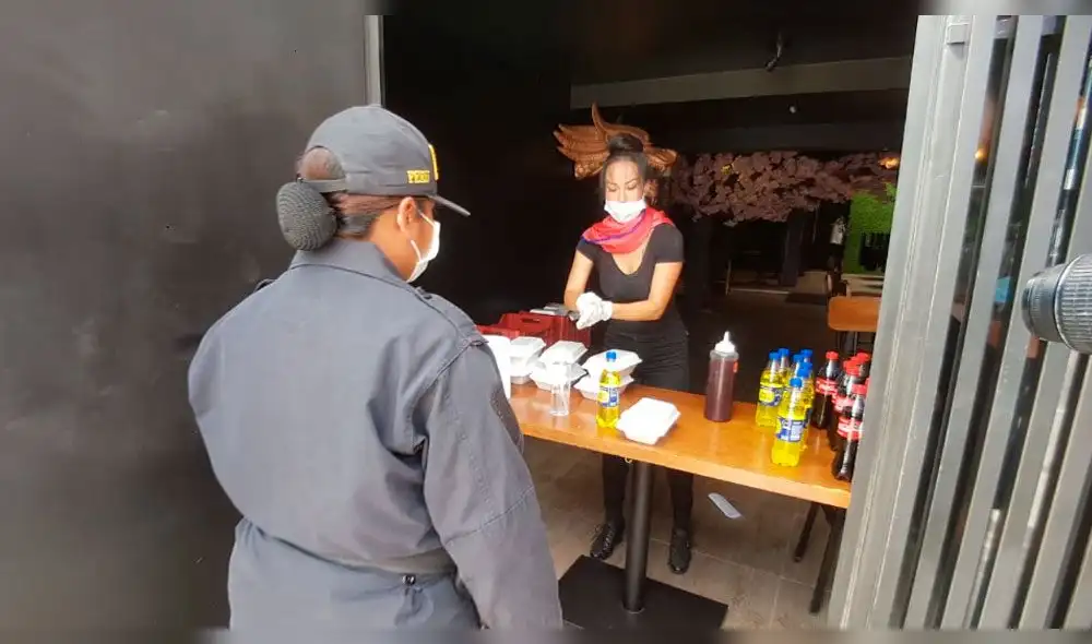 La exmodelo agradeció la labor de estas personas llevándoles alimentos por estos días de aislamiento social.