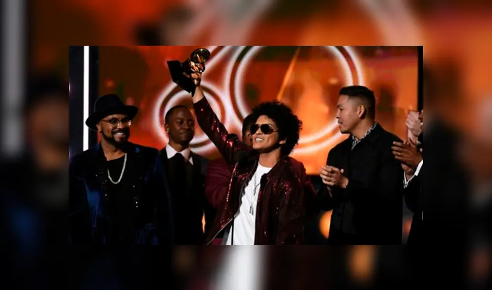 ¿En qué se diferencian los premios Grammy de los Billboard?