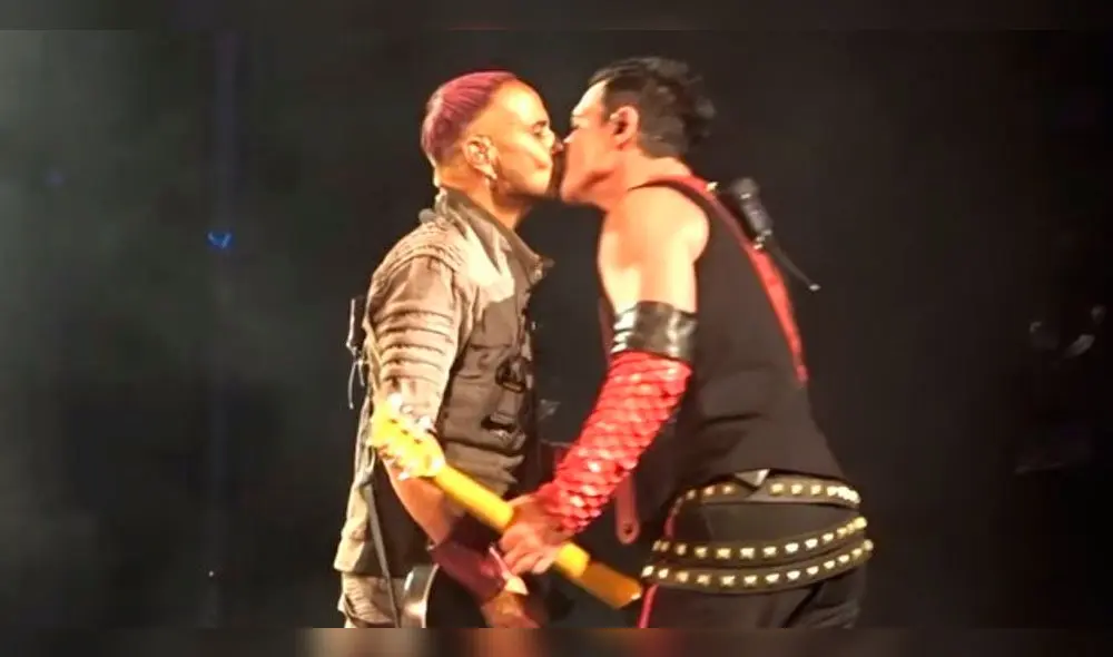 Integrantes de Rammstein se besan en protesta de la LGTBIfobia en Rusia