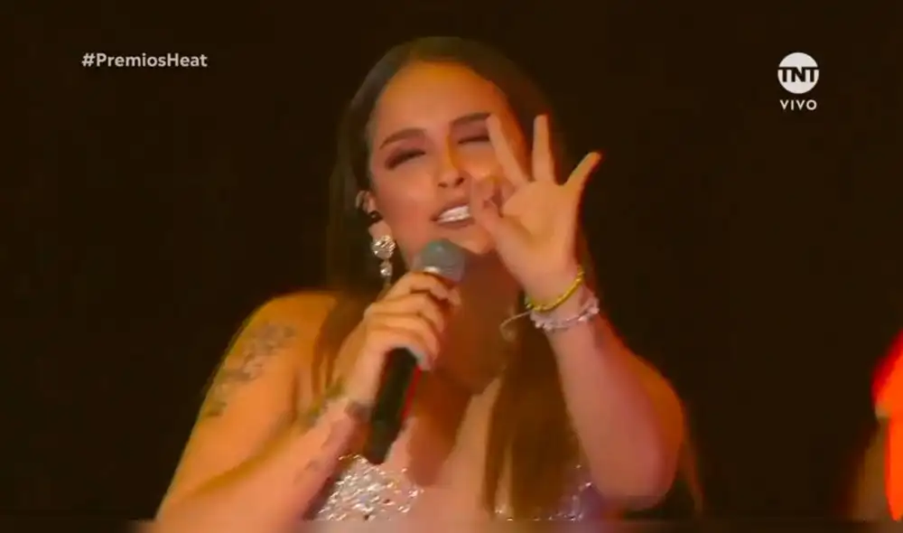 Daniela Darcourt puso a cantar al público de los Premios Heat 2019 [VIDEO]